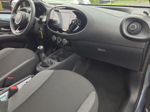 Toyota Aygo X 1.0 VVT-i MT Play | Apple CarPlay / Android Auto | Rijklaarprijs incl. garantie | ActivLease financial lease