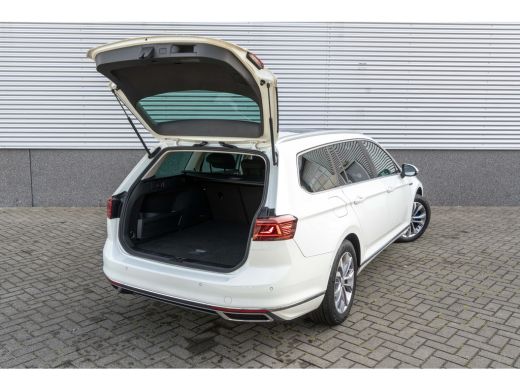 Volkswagen Passat Variant Volkswagen GTE Business 1.4 PHEV 218PK | | Elektrisch glazen panorama-dak | Trekhaak ActivLease financial lease
