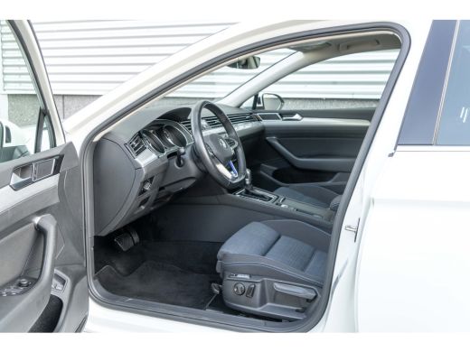 Volkswagen Passat Variant Volkswagen GTE Business 1.4 PHEV 218PK | | Elektrisch glazen panorama-dak | Trekhaak ActivLease financial lease