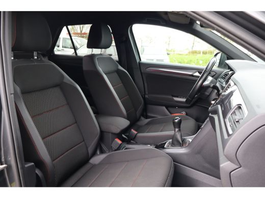 Volkswagen T-Roc 1.5 TSI Sport | Cruise Control | Achteruitrijcamera | Apple Carplay/Android Auto | ActivLease financial lease