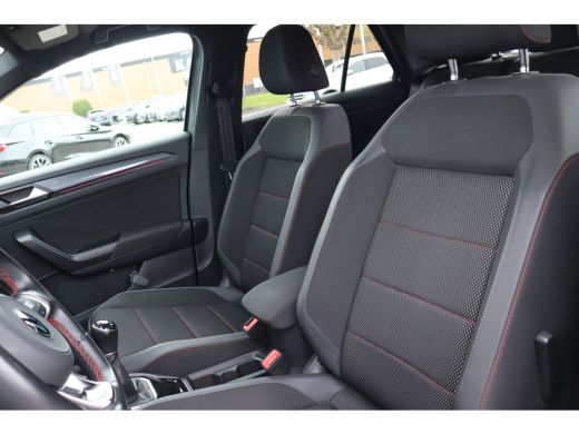 Volkswagen T-Roc 1.5 TSI Sport | Cruise Control | Achteruitrijcamera | Apple Carplay/Android Auto | ActivLease financial lease