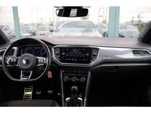 Volkswagen T-Roc 1.5 TSI Sport | Cruise Control | Achteruitrijcamera | Apple Carplay/Android Auto | ActivLease financial lease