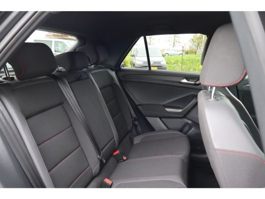 Volkswagen T-Roc 1.5 TSI Sport | Cruise Control | Achteruitrijcamera | Apple Carplay/Android Auto | ActivLease financial lease