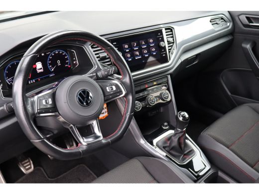 Volkswagen T-Roc 1.5 TSI Sport | Cruise Control | Achteruitrijcamera | Apple Carplay/Android Auto | ActivLease financial lease
