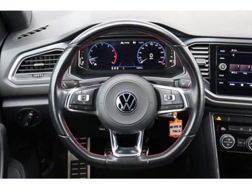 Volkswagen T-Roc 1.5 TSI Sport | Cruise Control | Achteruitrijcamera | Apple Carplay/Android Auto | ActivLease financial lease