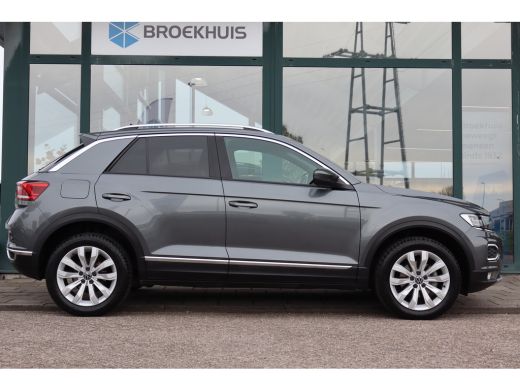 Volkswagen T-Roc 1.5 TSI Sport | Cruise Control | Achteruitrijcamera | Apple Carplay/Android Auto | ActivLease financial lease