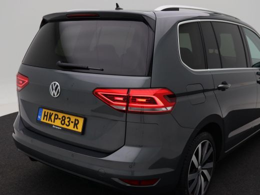 Volkswagen Touran 1.5 TSi 150 Pk Automaat Highline 7 Persoons | Leder | Panoramadak | Trekhaak | Full LED | Camera ... ActivLease financial lease