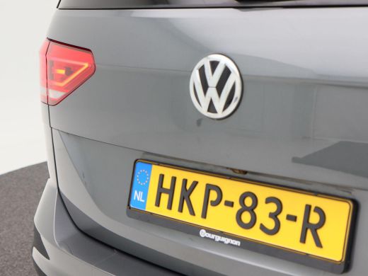 Volkswagen Touran 1.5 TSi 150 Pk Automaat Highline 7 Persoons | Leder | Panoramadak | Trekhaak | Full LED | Camera ... ActivLease financial lease