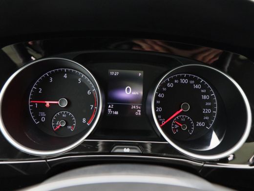 Volkswagen Touran 1.5 TSi 150 Pk Automaat Highline 7 Persoons | Leder | Panoramadak | Trekhaak | Full LED | Camera ... ActivLease financial lease