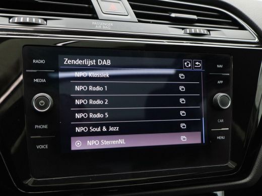 Volkswagen Touran 1.5 TSi 150 Pk Automaat Highline 7 Persoons | Leder | Panoramadak | Trekhaak | Full LED | Camera ... ActivLease financial lease