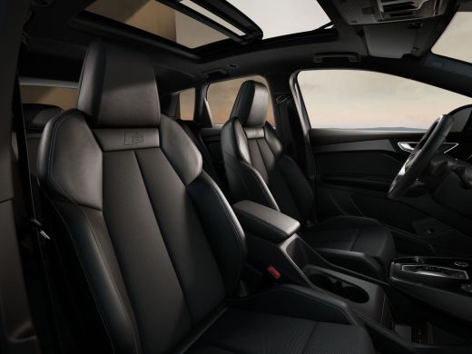 Audi Q4 e-tron S edition e-tron 45 210kW/286pk 82Kwh Hatchback Elektr. aandrijving quattro ActivLease financial lease