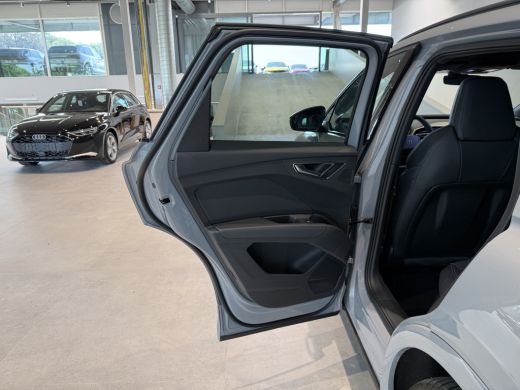 Audi Q4 e-tron S edition e-tron 45 210kW/286pk 82Kwh Hatchback Elektr. aandrijving quattro ActivLease financial lease