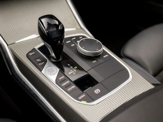 BMW 3-serie 320i High Executive M Sport 184Pk Automaat (SCHUIFDAK, M PAKKET, APPLE CARPLAY, LEDER/ALCANTARA, ... ActivLease financial lease