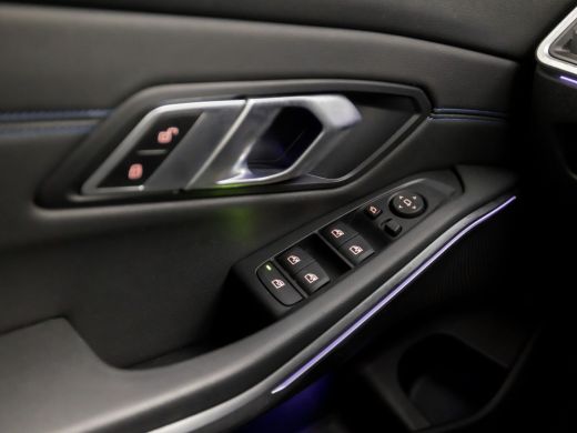 BMW 3-serie 320i High Executive M Sport 184Pk Automaat (SCHUIFDAK, M PAKKET, APPLE CARPLAY, LEDER/ALCANTARA, ... ActivLease financial lease