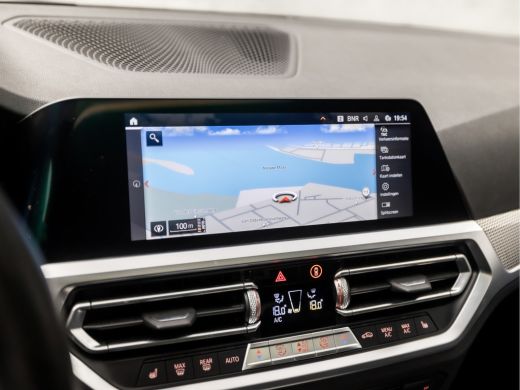 BMW 3-serie 320i High Executive M Sport 184Pk Automaat (SCHUIFDAK, M PAKKET, APPLE CARPLAY, LEDER/ALCANTARA, ... ActivLease financial lease