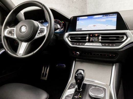 BMW 3-serie 320i High Executive M Sport 184Pk Automaat (SCHUIFDAK, M PAKKET, APPLE CARPLAY, LEDER/ALCANTARA, ... ActivLease financial lease