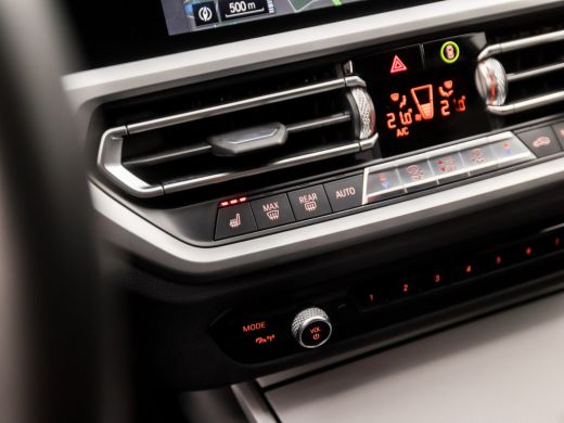 BMW 3-serie 330e Sportline 293Pk Automaat (APPLE CARPLAY, M STUUR, 1e EIGENAAR, GROOT NAVI, STOELVERWARMING, ... ActivLease financial lease