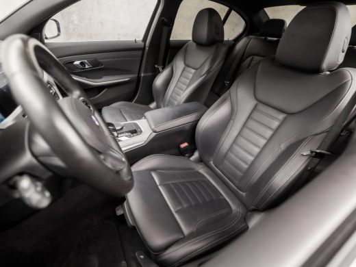 BMW 3-serie 330e Sportline 293Pk Automaat (APPLE CARPLAY, M STUUR, 1e EIGENAAR, GROOT NAVI, STOELVERWARMING, ... ActivLease financial lease