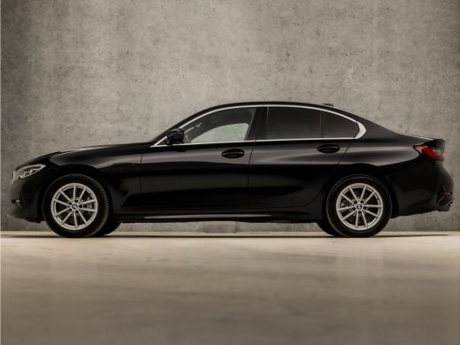 BMW 3-serie 330e Sportline 293Pk Automaat (APPLE CARPLAY, M STUUR, 1e EIGENAAR, GROOT NAVI, STOELVERWARMING, ... ActivLease financial lease