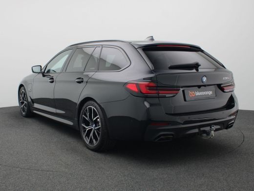 BMW 5 Serie Touring 530e Business Edition 252PK matrix led, trekhaak, head-up display, panoramadak, achteruit... ActivLease financial lease