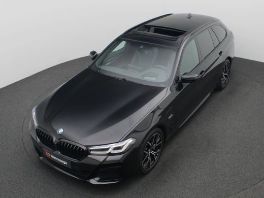 BMW 5 Serie Touring 530e Business Edition 252PK matrix led, trekhaak, head-up display, panoramadak, achteruit... ActivLease financial lease