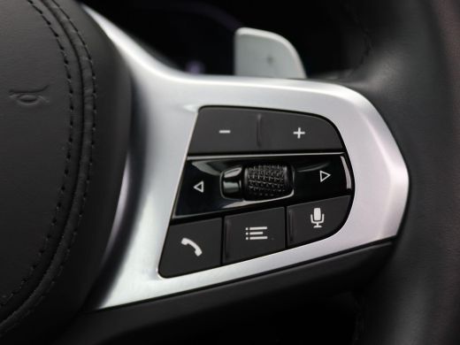 BMW 5 Serie Touring 530e Business Edition 252PK matrix led, trekhaak, head-up display, panoramadak, achteruit... ActivLease financial lease