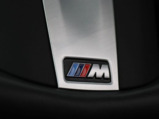 BMW 5 Serie Touring 530e Business Edition 252PK matrix led, trekhaak, head-up display, panoramadak, achteruit... ActivLease financial lease
