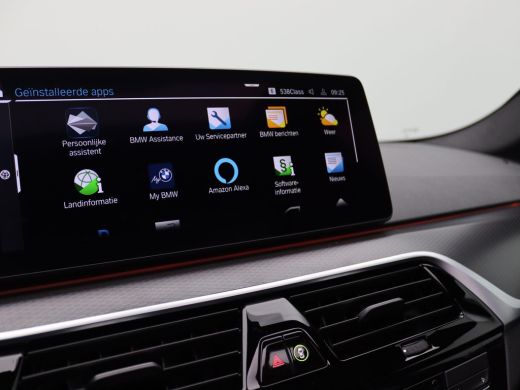 BMW 5 Serie Touring 530e Business Edition 252PK matrix led, trekhaak, head-up display, panoramadak, achteruit... ActivLease financial lease