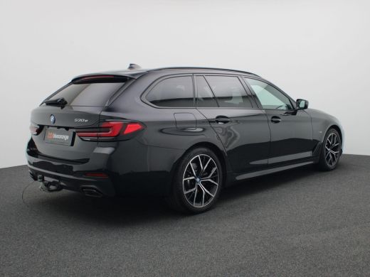 BMW 5 Serie Touring 530e Business Edition 252PK matrix led, trekhaak, head-up display, panoramadak, achteruit... ActivLease financial lease