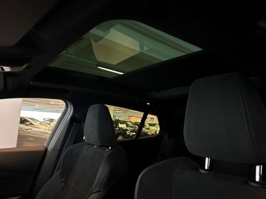 BMW iX2 eDrive20 67 kWh M-Sport / Panoramadak / Harman Kardon Soundsystem / Head-up Display / 20 inch lic... ActivLease financial lease