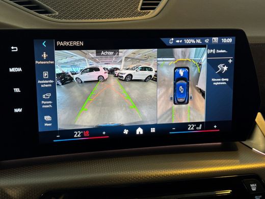 BMW iX2 eDrive20 67 kWh M-Sport / Panoramadak / Harman Kardon Soundsystem / Head-up Display / 20 inch lic... ActivLease financial lease