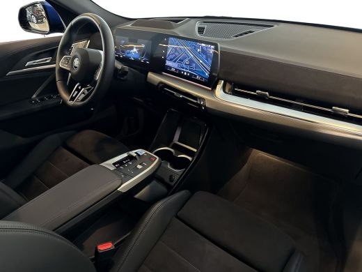 BMW iX2 eDrive20 67 kWh M-Sport / Panoramadak / Harman Kardon Soundsystem / Head-up Display / 20 inch lic... ActivLease financial lease