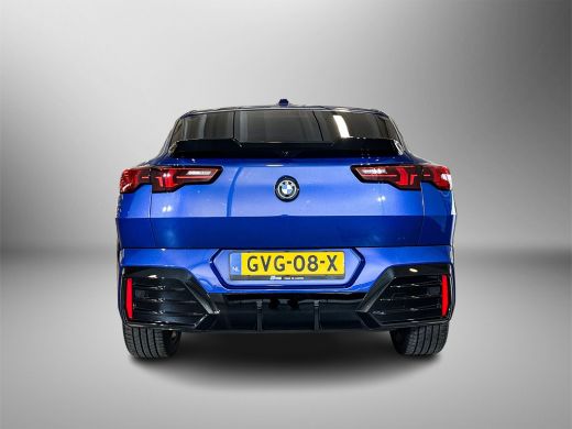 BMW iX2 eDrive20 67 kWh M-Sport / Panoramadak / Harman Kardon Soundsystem / Head-up Display / 20 inch lic... ActivLease financial lease