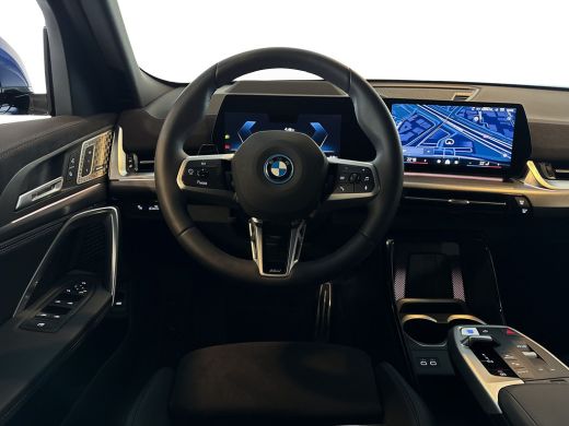 BMW iX2 eDrive20 67 kWh M-Sport / Panoramadak / Harman Kardon Soundsystem / Head-up Display / 20 inch lic... ActivLease financial lease
