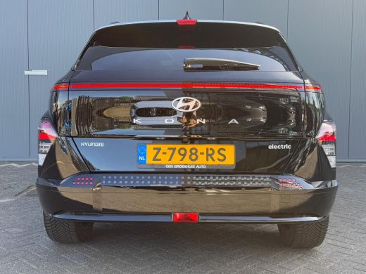 Hyundai KONA Electric Hyundai Comfort Smart 65.4 kWh 217pk Camera | Carplay | Adaptive cruise control | Dodehoek detect... ActivLease financial lease