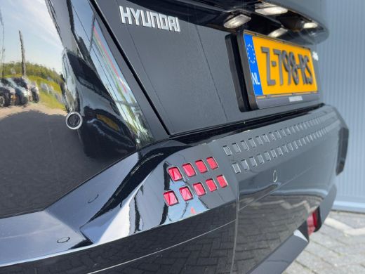 Hyundai KONA Electric Hyundai Comfort Smart 65.4 kWh 217pk Camera | Carplay | Adaptive cruise control | Dodehoek detect... ActivLease financial lease