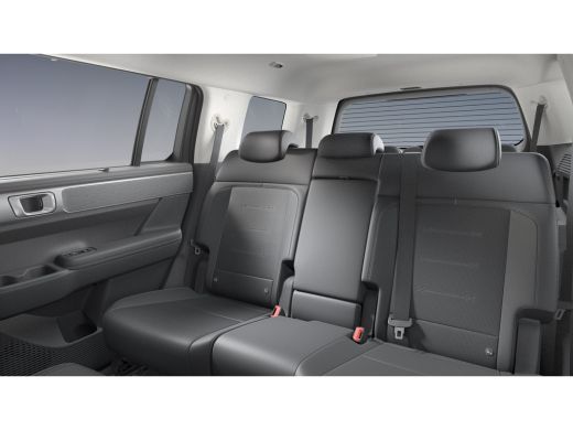 Hyundai Santa Fe Hyundai 1.6 T-GDI HEV Premium 7p. € 5.992,- Voorraad Voordeel AUTOMATIC ActivLease financial lease