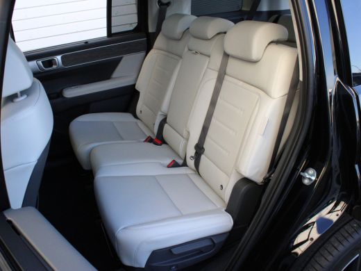 Hyundai Santa Fe Hyundai 1.6 T-GDI HEV Premium Sky 7p. | Schuif-kantel Panoramadak | Head-up Display | Digitale bi... ActivLease financial lease