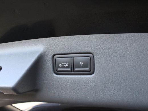 Hyundai Santa Fe Hyundai 1.6 T-GDI HEV Premium Sky 7p. | Schuif-kantel Panoramadak | Head-up Display | Digitale bi... ActivLease financial lease