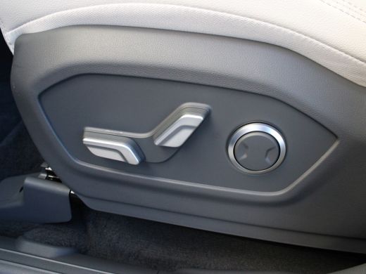 Hyundai Santa Fe Hyundai 1.6 T-GDI HEV Premium Sky 7p. | Schuif-kantel Panoramadak | Head-up Display | Digitale bi... ActivLease financial lease