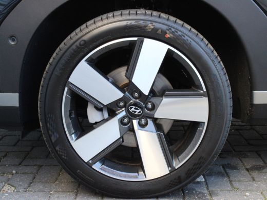 Hyundai Santa Fe Hyundai 1.6 T-GDI HEV Premium Sky 7p. | Schuif-kantel Panoramadak | Head-up Display | Digitale bi... ActivLease financial lease