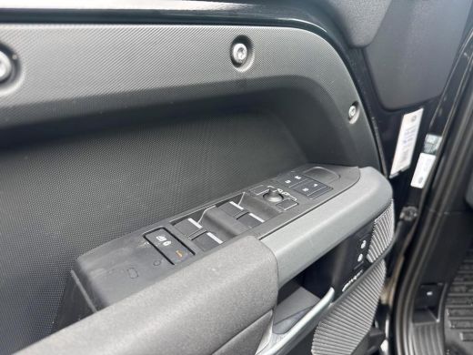 Land Rover Defender Hard Top 3.0 D300 110 MHEV X-Dynamic HSE | GRIJSKENTEKEN | Trekhaak | Panoramadak | koelbox | Geh... ActivLease financial lease
