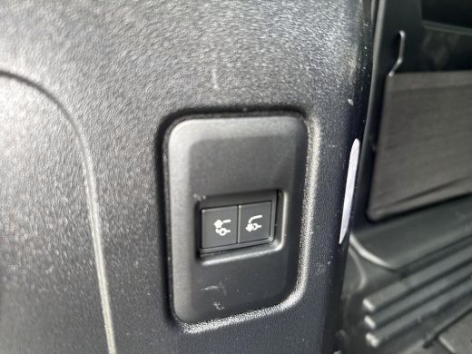 Land Rover Defender Hard Top 3.0 D300 110 MHEV X-Dynamic HSE | GRIJSKENTEKEN | Trekhaak | Panoramadak | koelbox | Geh... ActivLease financial lease