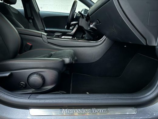 Mercedes A-Klasse 200 AMG Pano Nightpakket Widescreen NAP ActivLease financial lease