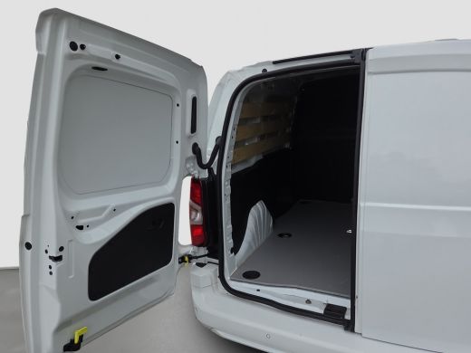Opel Combo 1.5D L1H1 Edition Automaat| Full map navigatie | | Cruise control | Keyless entry | Keyless start ActivLease financial lease