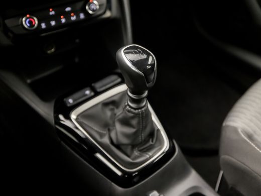 Opel Corsa 1.2 Black Edition Sport (APPLE CARPLAY, CRUISE, LANE ASSIST, SPORTSTOELEN, TREKHAAK, NIEUWE APK, ... ActivLease financial lease