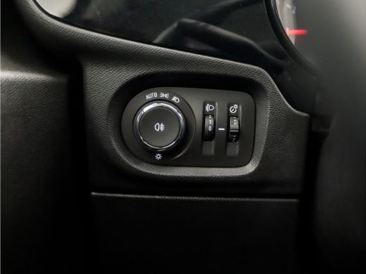 Opel Corsa 1.2 Black Edition Sport (APPLE CARPLAY, CRUISE, LANE ASSIST, SPORTSTOELEN, TREKHAAK, NIEUWE APK, ... ActivLease financial lease