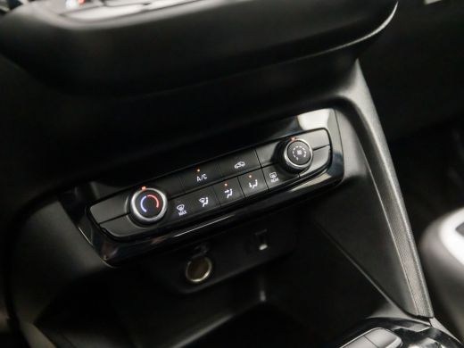 Opel Corsa 1.2 Black Edition Sport (APPLE CARPLAY, CRUISE, LANE ASSIST, SPORTSTOELEN, TREKHAAK, NIEUWE APK, ... ActivLease financial lease
