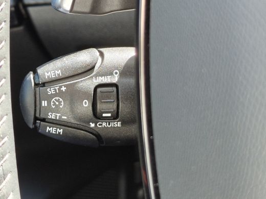Peugeot 2008 1.2 PureTech Active Pack | Achteruitrijcamera | Apple Carplay/Android Auto|telefoonintegratie pre... ActivLease financial lease