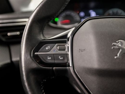 Peugeot 208 1.2 PureTech Sport (APPLE CARPLAY, GROOT NAVI, LED KOPLAMPEN, SPORTSTOELEN, LANE ASSIST, CRUISE, ... ActivLease financial lease